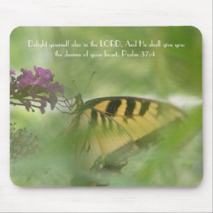 Gelber Schmetterling mit Vers Mousepad