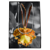 Gelber Schmetterling Orchid-Blume Mittlere Geschenktüte (Rückseite)