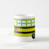 Gelber Schulbus mit Stoppschild Kaffeetasse (Mittel)