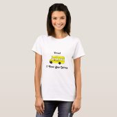Gelber Schulbus mit Stoppschild T-Shirt (Vorne ganz)