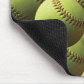 Gelber Softball tapeziert Mousepad (Ecke)