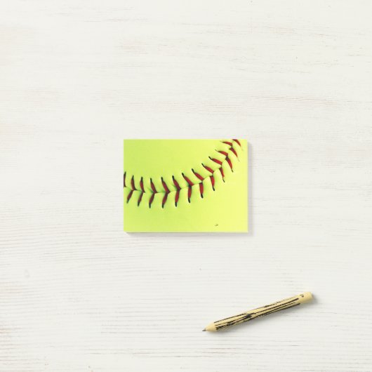 Gelber Softballball Post-it Klebezettel (Auf Schreibtisch)