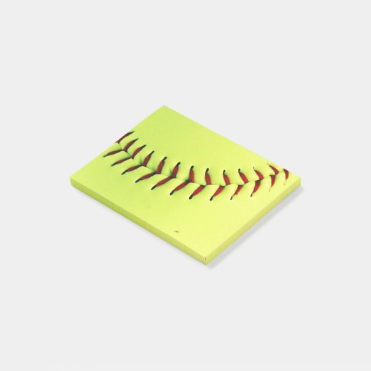 Gelber Softballball Post-it Klebezettel (angewinkelt)