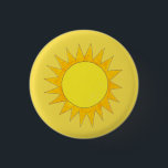 Gelber Sommer Sonnenstrahlen Sonnentag Sonne Button<br><div class="desc">Button-Design zeigt eine originale Marker-Abbildung eines hellgelben Sommersonnenscheins. Diese Abbildung ist auch auf anderen Produkten verfügbar,  einschließlich der Koordinierung von Party-Produkten und Dekoration. Sehen Sie nicht,  wonach Sie suchen? Brauchen Sie Hilfe bei der Anpassung? Kontaktieren Sie Rebecca,  um etwas für Sie entworfen zu haben.</div>