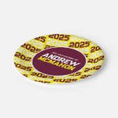 Gelber und Burgunder Personalisierter Abschluss Pappteller (Schrägansicht)