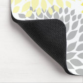 Gelber und grauer Dahlieschreibtisch-Bürozusatz Mousepad (Ecke)