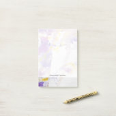 gelber und lila Watercolorhintergrund Post-it Klebezettel (Auf Schreibtisch)