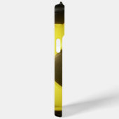 Gelber und schwarzer Fußball. Case-Mate iPhone Hülle (Rückseite / Rechts)