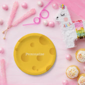 Gelber WegwerfpapierParty-Teller des Schweizer Pappteller (Party)