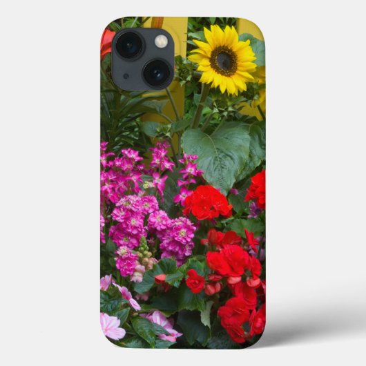 Gelber Zaun mit Blumengarten im Case-Mate iPhone Hülle (Rückseite)
