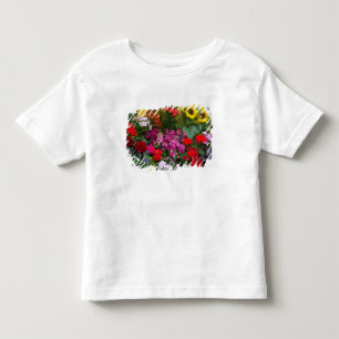 Gelber Zaun mit Blumengarten im Kleinkind T-shirt
