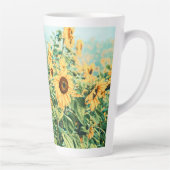 Gelbes, Aquamarines Blumendesign Milchtasse (Rechts)