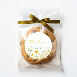 Gelbes Baby in Blütendusche Gesichtsaufkleber Runder Aufkleber