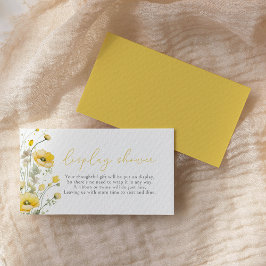 Gelbes Baby in Blütendusche Wildblume Begleitkarte