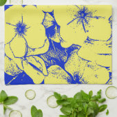 Gelbes blaues Blumenmotiv Handtuch (Gefaltet)