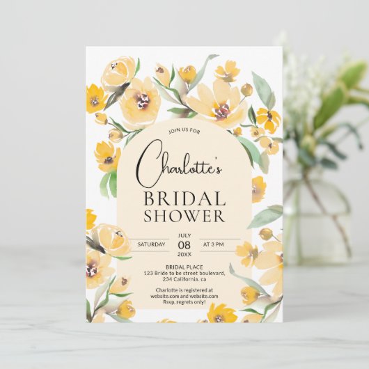 Gelbes blühendes Brautparty Einladung (Stehend Vorderseite)
