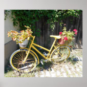 Gelbes Blume-Bike auf der Straße Poster (Vorne)