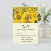 Gelbes Blumenfeld RSVP Karte (Stehend Vorderseite)