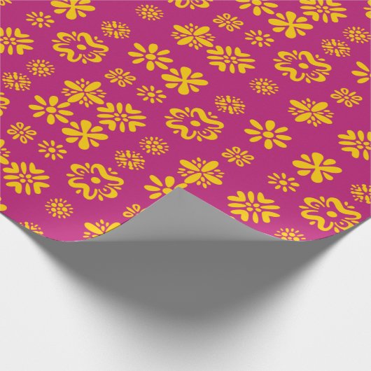 Gelbes Blumenmuster Geschenkpapier (Ecke)