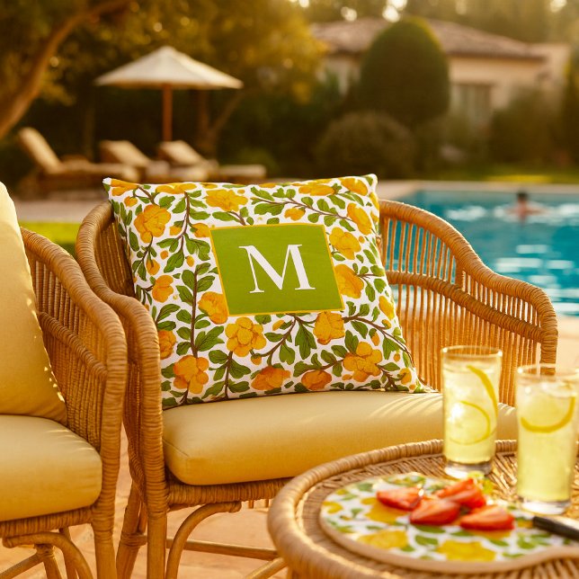 Gelbes Blumenmuster - Personalisiertes Monogramm Kissen (Von Creator hochgeladen)