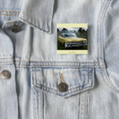 Gelbes Cadillac Button (Beispiel)