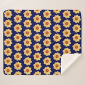 Gelbes Dahlia-Blumenmuster auf blau Sherpadecke (Vorderseite (Horizontal))