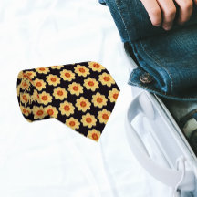 Gelbes Dahlia-Blumenmuster auf schwarz