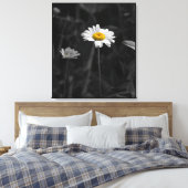 Gelbes Daisy Schwarz-Weiß-Blume-Foto Leinwanddruck (Insitu (Schlafzimmer))