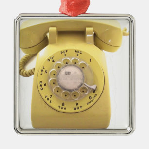 Gelbes Drehtelefon Ornament Aus Metall