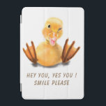 Gelbes Duckling Playful iPad Cover Lächeln Cartoon<br><div class="desc">Funny Yellow Duck Playful Wink Happy Lächeln Cartoon Zeichn und Text - Wählen / Fügen Sie Ihre einzigartige Text / Schriftart / Farbe - Make Your Special Gift - Neu vergrössern und verschieben oder entfernen und hinzufügen Elemente / Bild mit Anpassungs-Tool ! - Zeichn und Design von MIGNED. Sie können...</div>