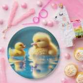 Gelbes Entenlein mit einer Spielzeug-Gummihaube Pappteller (Party)