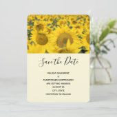 Gelbes Feld der Sonnenblumen Hochzeit Save The Date (Stehend Vorderseite)