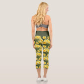 Gelbes, florales Muster Capri-Leggings Capri Leggings (Rückseite)