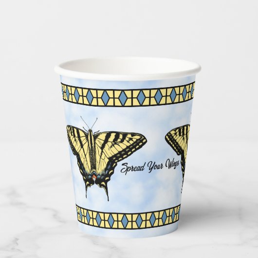 Gelbes Frack Butterfly Blue Sky Personalisiert Pappbecher (Vorderseite)