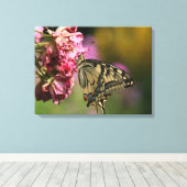Gelbes Frack Butterfly-Leinwand Leinwanddruck (Insitu (Holzboden))