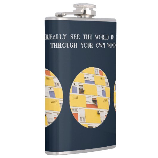 Gelbes Gebäude Flachmann (Rechts)