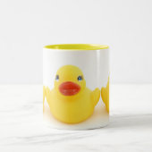 Gelbes Gummienten-Trio Zweifarbige Tasse (Mittel)
