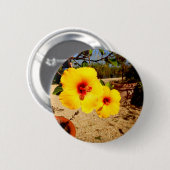 Gelbes Hibiskus Abzeichen Button (Vorne & Hinten)