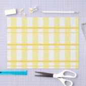 Gelbes kariertes Seidenpapier (Handwerk)