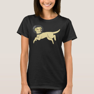 Gelbes Labrador im Weltraum T-Shirt