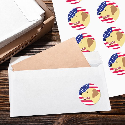 Gelbes Labrador-Profil US-Flagge Runder Aufkleber