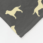Gelbes Labrador-Retriever-Silhouette-Muster Fleecedecke (Ecke)