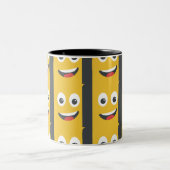 gelbes Lächelgesicht Emoji Zweifarbige Tasse (Mittel)