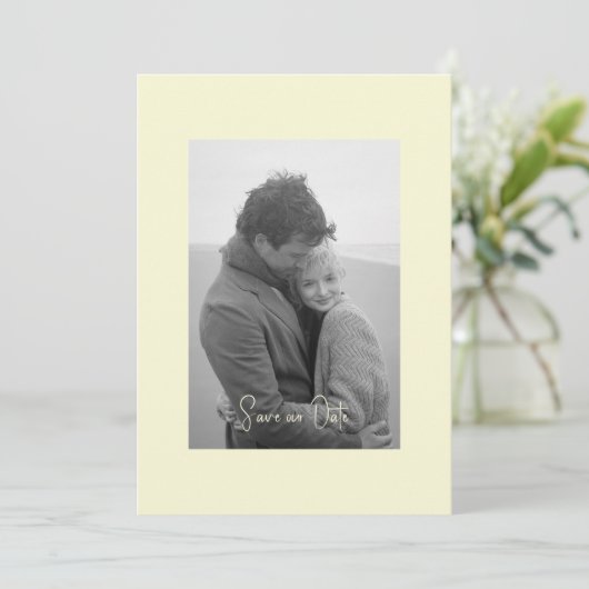 Gelbes, modernes Foto mit B/W-Qualität Save The Date (Stehend Vorderseite)