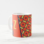 Gelbes Monogramm Orange Geometrisches Muster Kaffeetasse (Vorderseite Links)