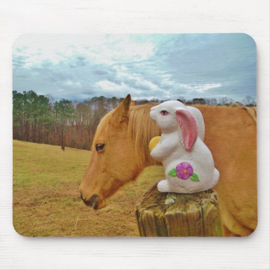 Gelbes Pferd, Frühlingshasen Mousepad (Vorne)