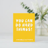 Gelbes positives inspirierendes Zitat Postkarte (Stehend Vorderseite)