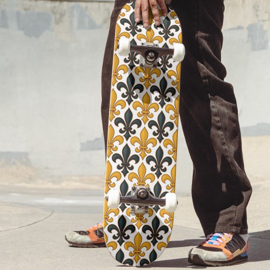 Gelbes schwarzes Barock Fleur-de-lis-Muster Skateboard