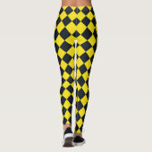 Gelbes schwarzes Schachbrett Diamantmuster Leggings (Rückseite)