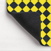 Gelbes schwarzes Schachbrett Diamantmuster Mousepad (Ecke)